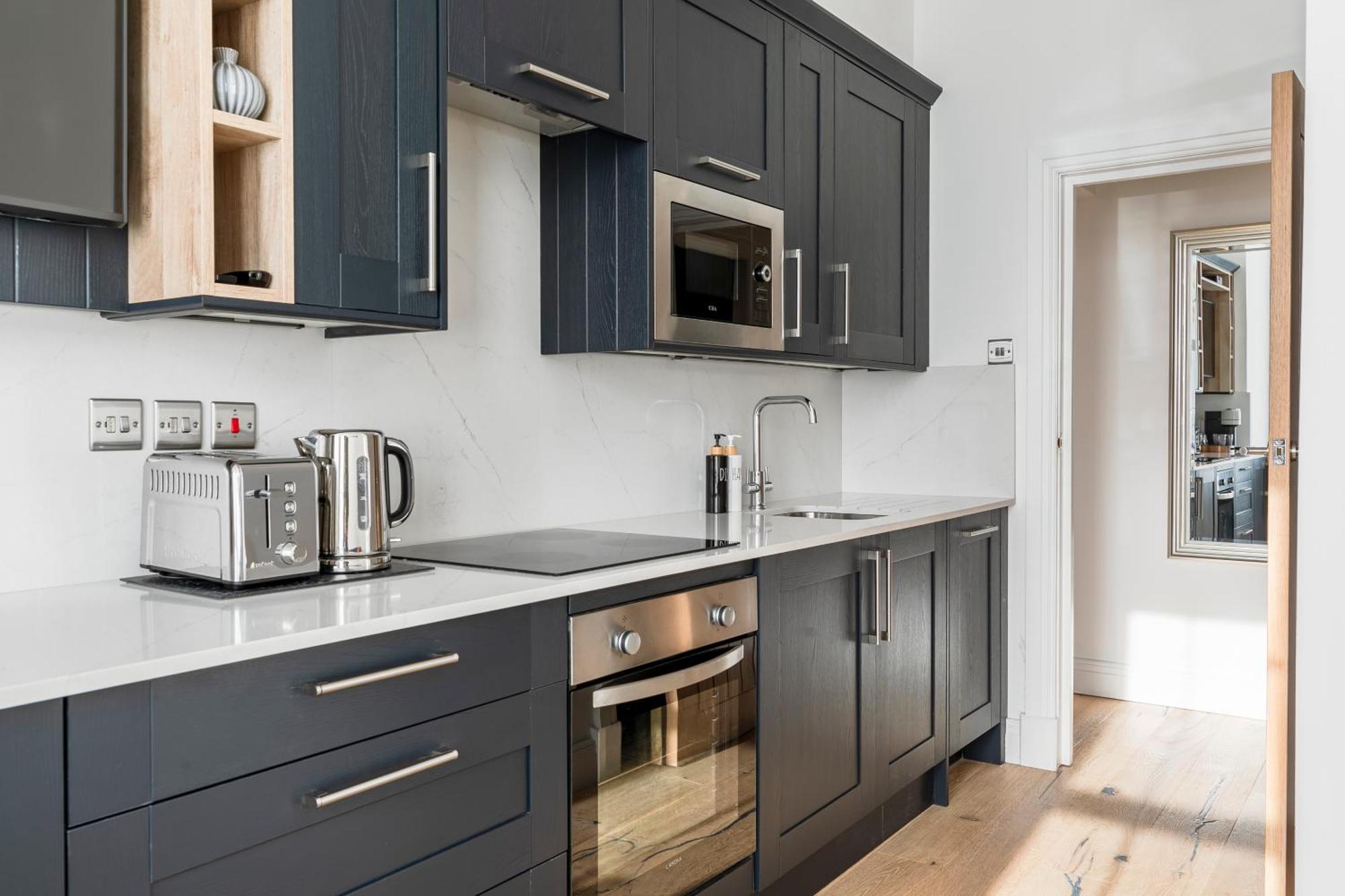 Modern Aptmt, 2 Stops To Central London, Smart Lock, Netflix Stadtteil Stadtteil Ealing Exterior foto